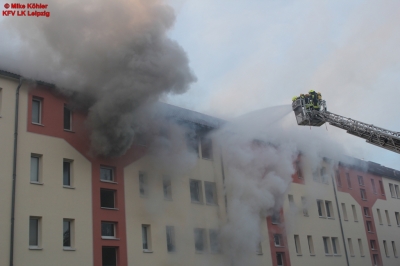 26.12.2017, B2 Rauch-Gebäude, Rauch aus Fenster, Regis-Breitingen