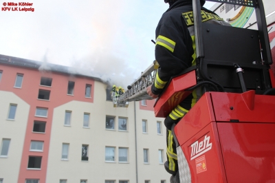 26.12.2017, B2 Rauch-Gebäude, Rauch aus Fenster, Regis-Breitingen