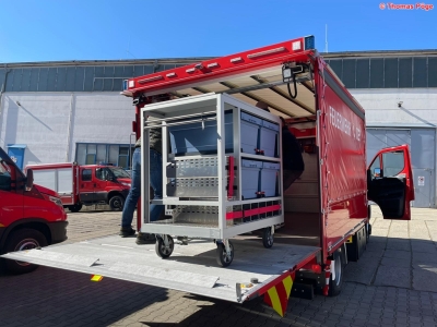 Fahrzeugvorstellung Gerätewagen-Logistik (GW-L1) FF Röcknitz
